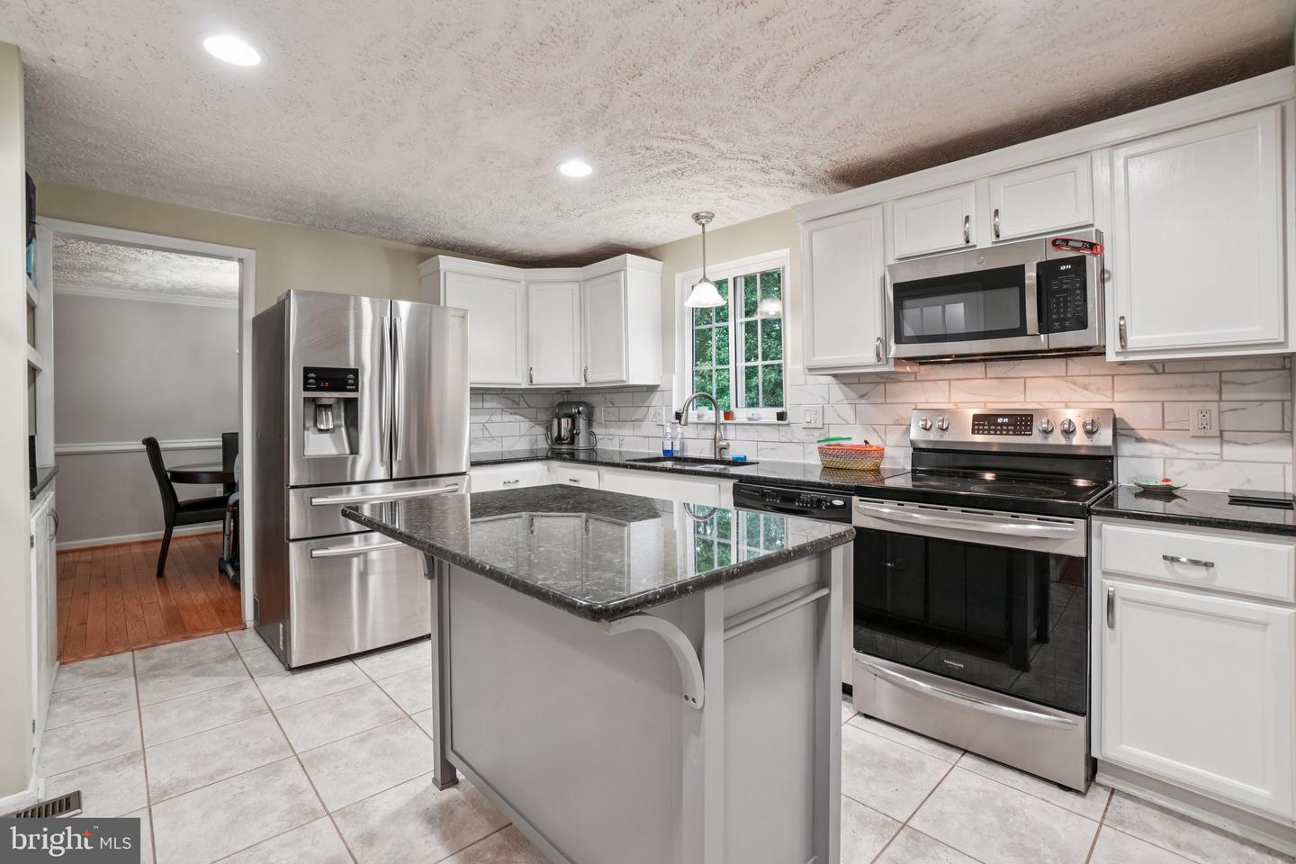 16041 MACEDONIA DR, WOODBRIDGE, Virginia 22191, 4 Bedrooms Bedrooms, ,2 BathroomsBathrooms,Residential,For sale,16041 MACEDONIA DR,VAPW2097610 MLS # VAPW2097610