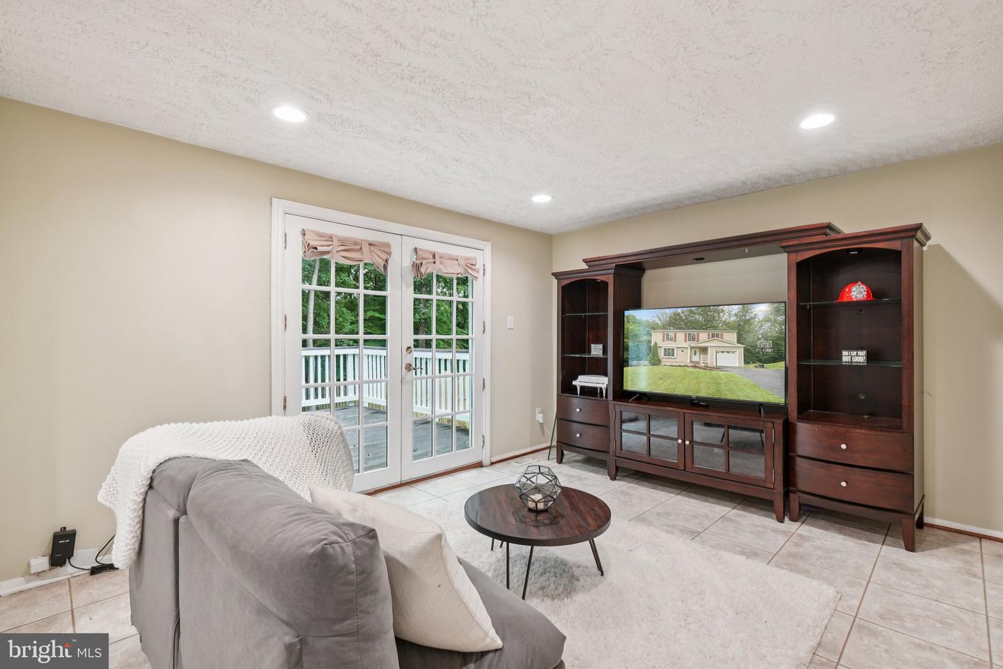 16041 MACEDONIA DR, WOODBRIDGE, Virginia 22191, 4 Bedrooms Bedrooms, ,2 BathroomsBathrooms,Residential,For sale,16041 MACEDONIA DR,VAPW2097610 MLS # VAPW2097610