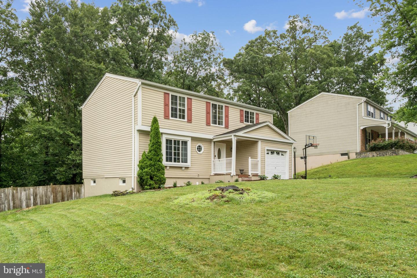16041 MACEDONIA DR, WOODBRIDGE, Virginia 22191, 4 Bedrooms Bedrooms, ,2 BathroomsBathrooms,Residential,For sale,16041 MACEDONIA DR,VAPW2097610 MLS # VAPW2097610