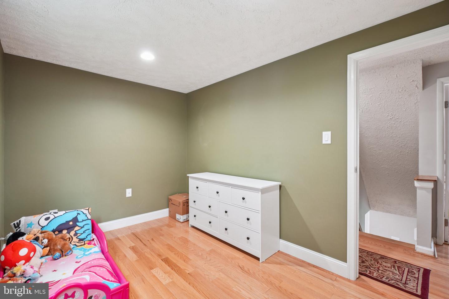 16041 MACEDONIA DR, WOODBRIDGE, Virginia 22191, 4 Bedrooms Bedrooms, ,2 BathroomsBathrooms,Residential,For sale,16041 MACEDONIA DR,VAPW2097610 MLS # VAPW2097610