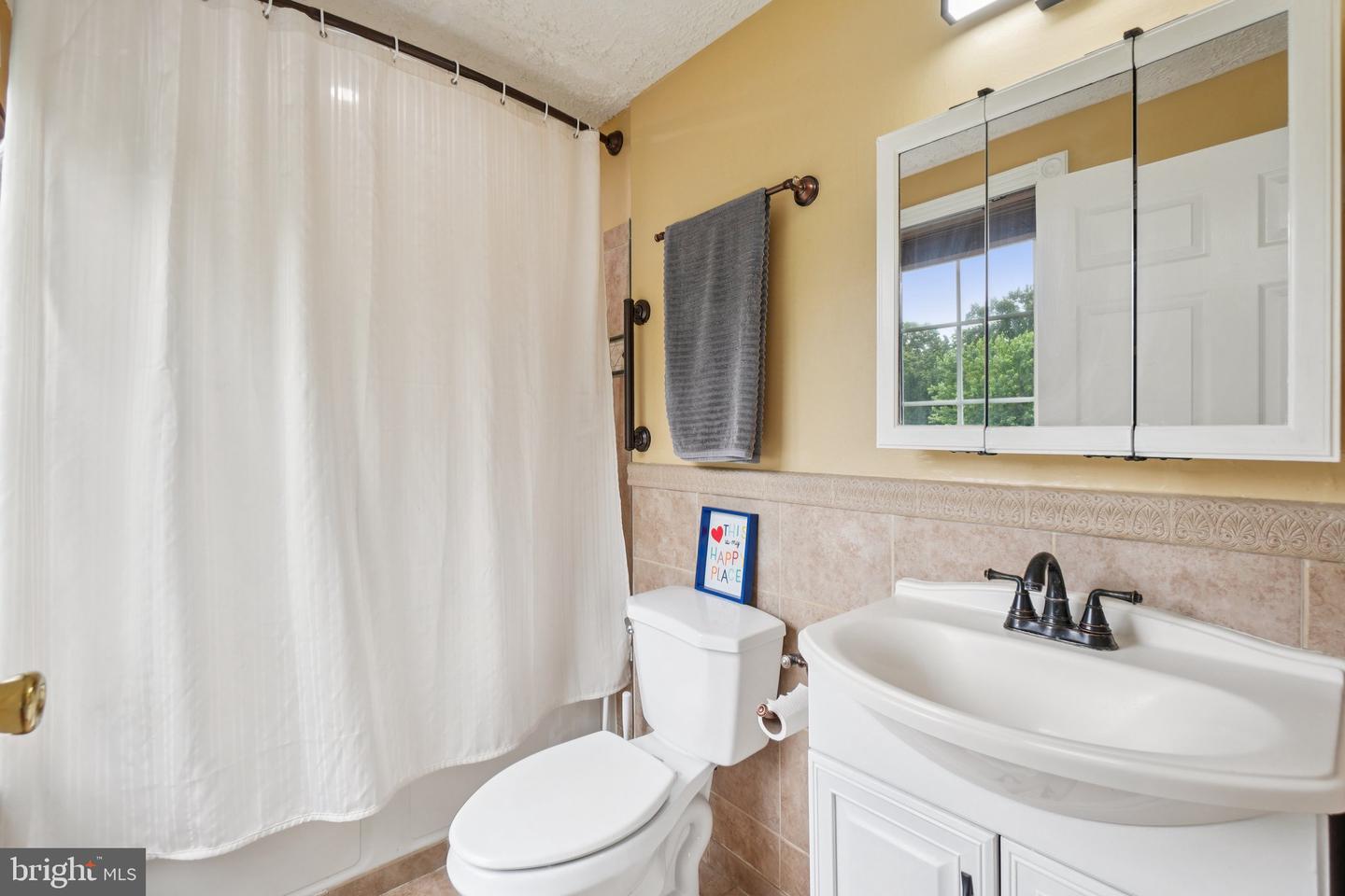 16041 MACEDONIA DR, WOODBRIDGE, Virginia 22191, 4 Bedrooms Bedrooms, ,2 BathroomsBathrooms,Residential,For sale,16041 MACEDONIA DR,VAPW2097610 MLS # VAPW2097610