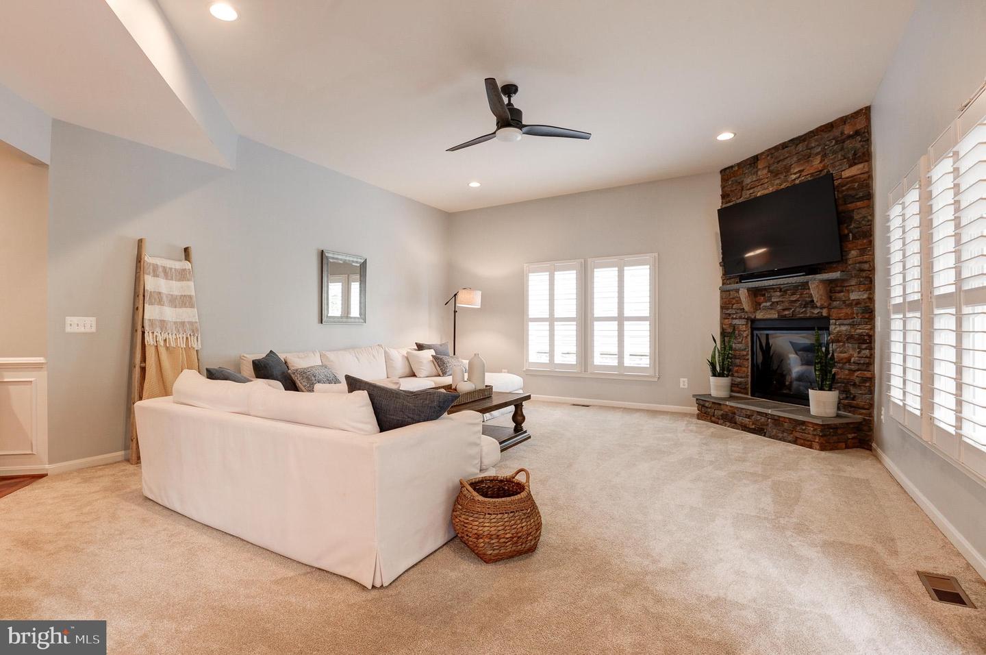 23372 MINERVA, BRAMBLETON, Virginia 20148, 5 Bedrooms Bedrooms, 16 Rooms Rooms,4 BathroomsBathrooms,Residential,For sale,23372 MINERVA,VALO2100176 MLS # VALO2100176