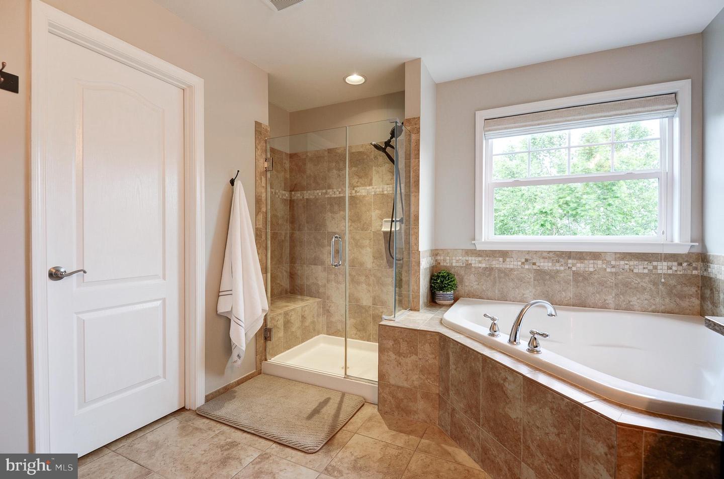 23372 MINERVA, BRAMBLETON, Virginia 20148, 5 Bedrooms Bedrooms, 16 Rooms Rooms,4 BathroomsBathrooms,Residential,For sale,23372 MINERVA,VALO2100176 MLS # VALO2100176
