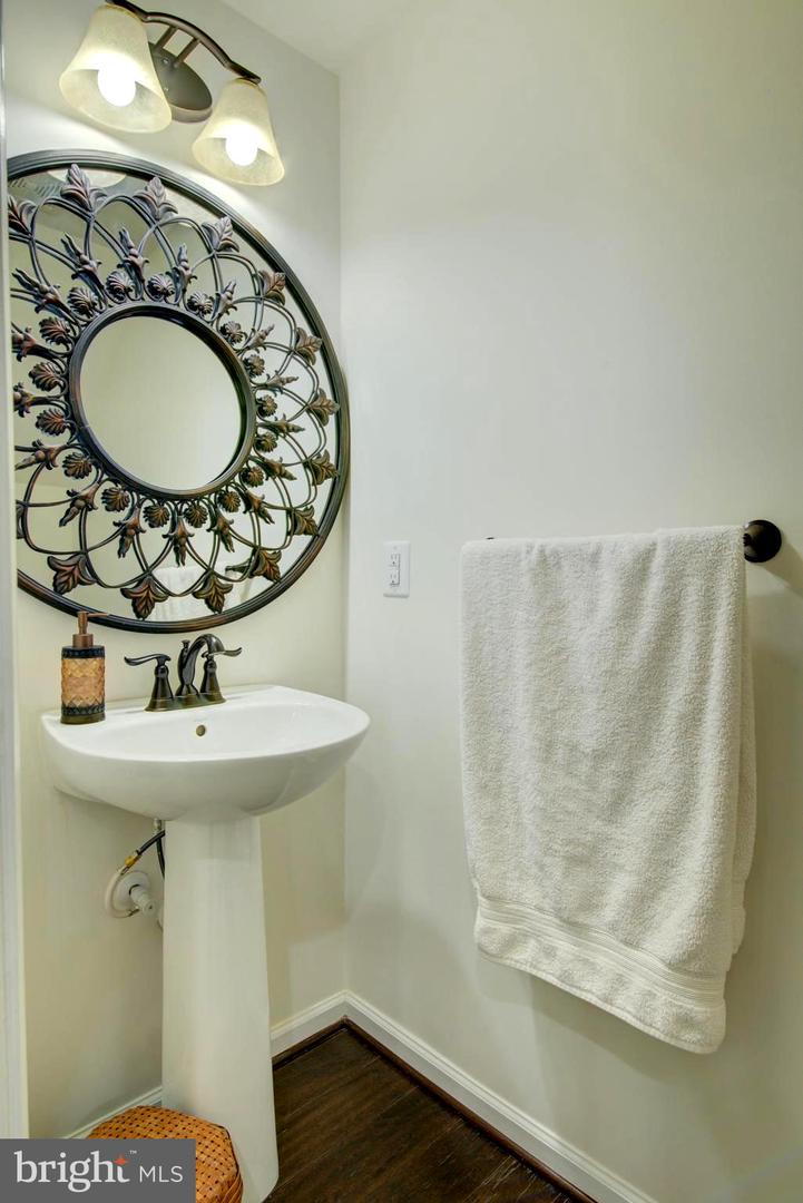 13764 EARHART CIR, HERNDON, Virginia 20171, 3 Bedrooms Bedrooms, ,2 BathroomsBathrooms,Residential,For sale,13764 EARHART CIR,VAFX2249380 MLS # VAFX2249380