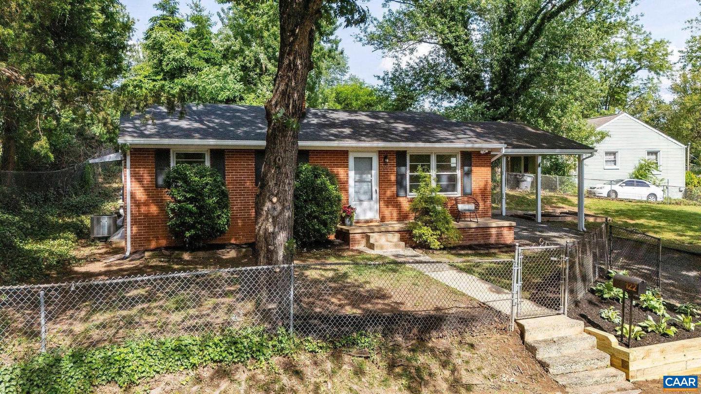 122 WESTERLY AVE, CHARLOTTESVILLE, Virginia 22903, 3 Bedrooms Bedrooms, ,1 BathroomBathrooms,Residential,For sale,122 WESTERLY AVE,665987 MLS # 665987