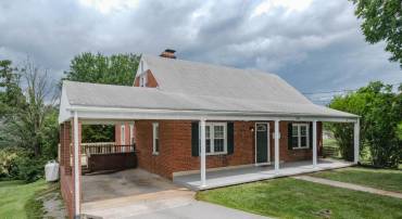 830 WILLIAM ST, FRONT ROYAL, Virginia 22630, 4 Bedrooms Bedrooms, ,2 BathroomsBathrooms,Residential,For sale,830 WILLIAM ST,VAWR2011550 MLS # VAWR2011550