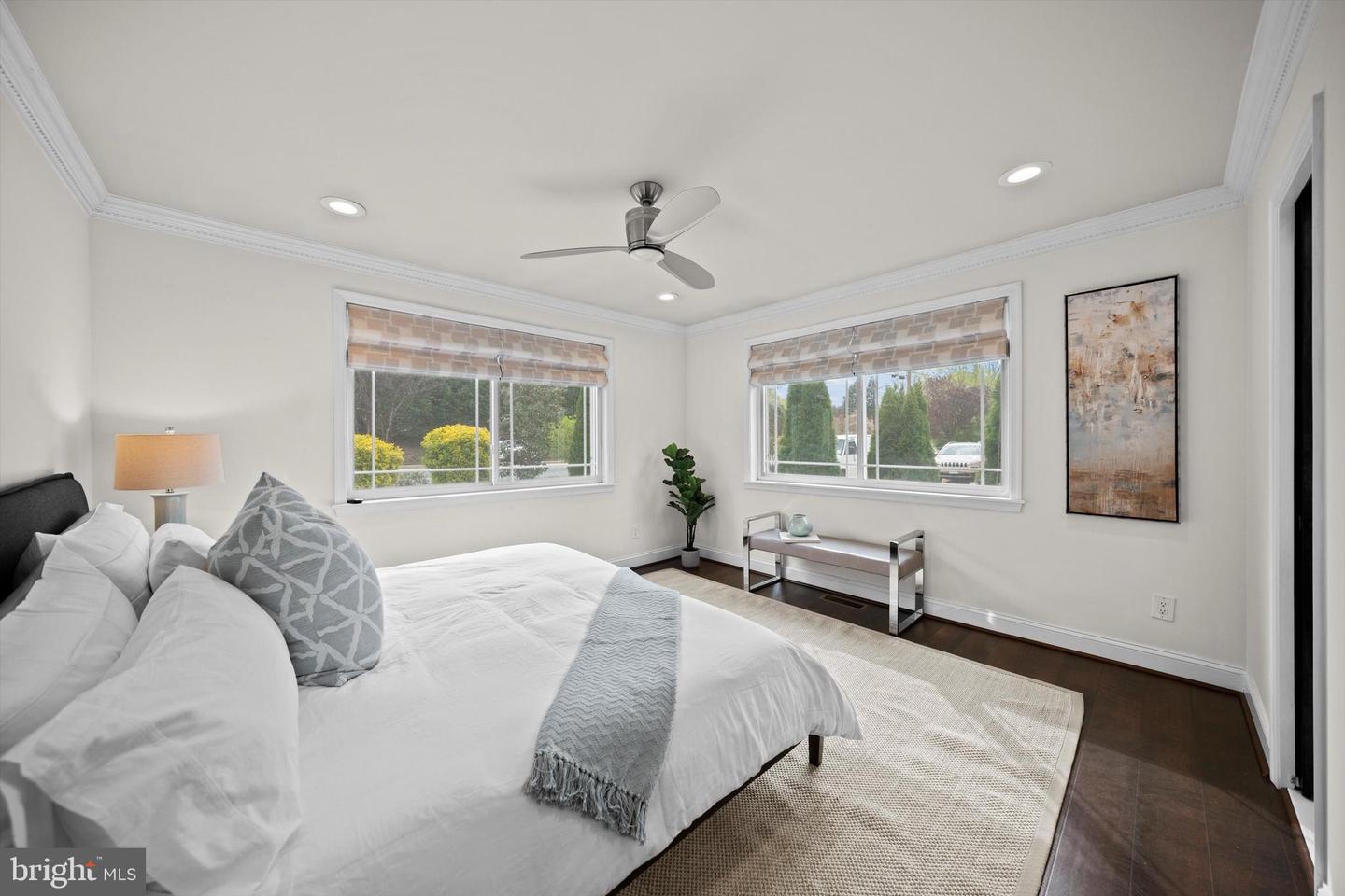 3206 N GLEBE RD, ARLINGTON, Virginia 22207, 3 Bedrooms Bedrooms, ,3 BathroomsBathrooms,Residential,For sale,3206 N GLEBE RD,VAAR2059610 MLS # VAAR2059610