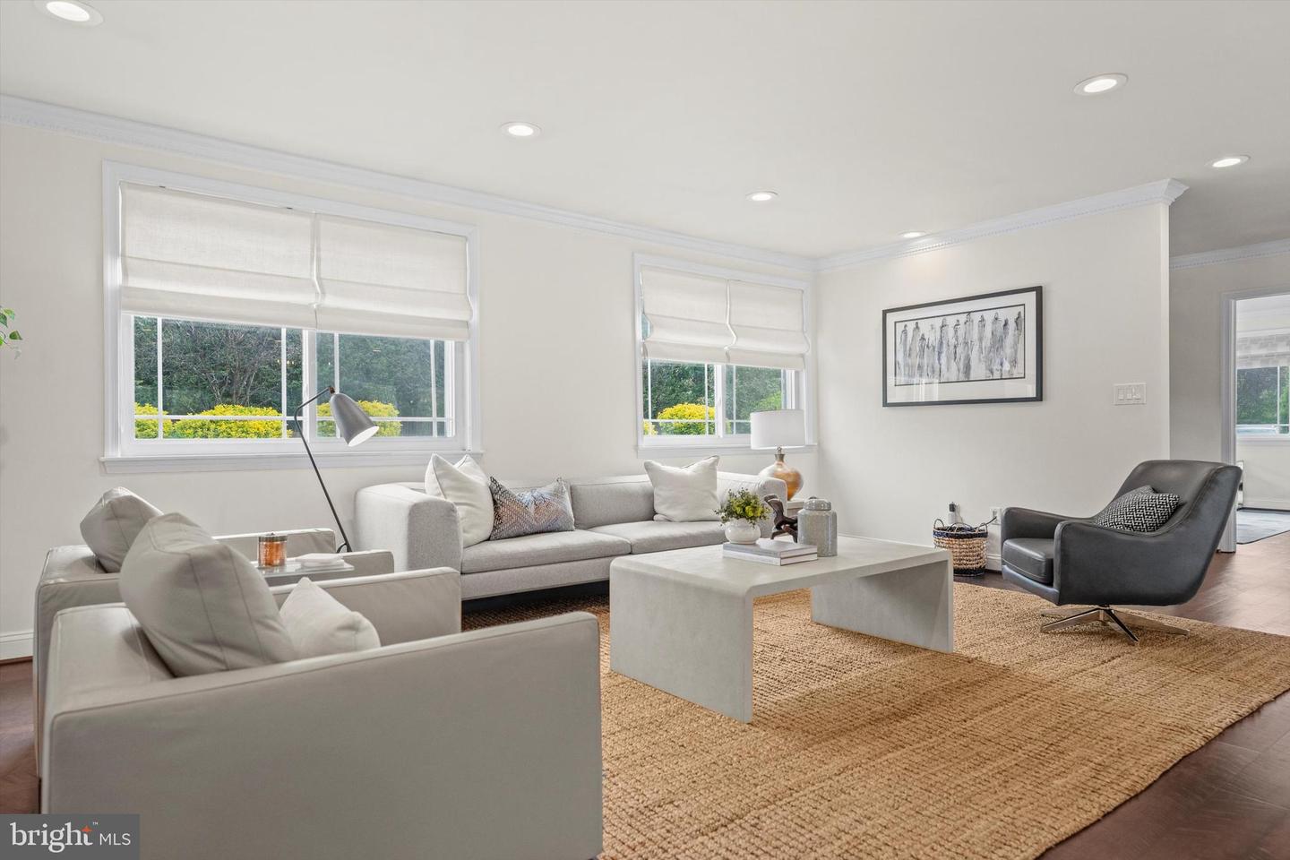 3206 N GLEBE RD, ARLINGTON, Virginia 22207, 3 Bedrooms Bedrooms, ,3 BathroomsBathrooms,Residential,For sale,3206 N GLEBE RD,VAAR2059610 MLS # VAAR2059610