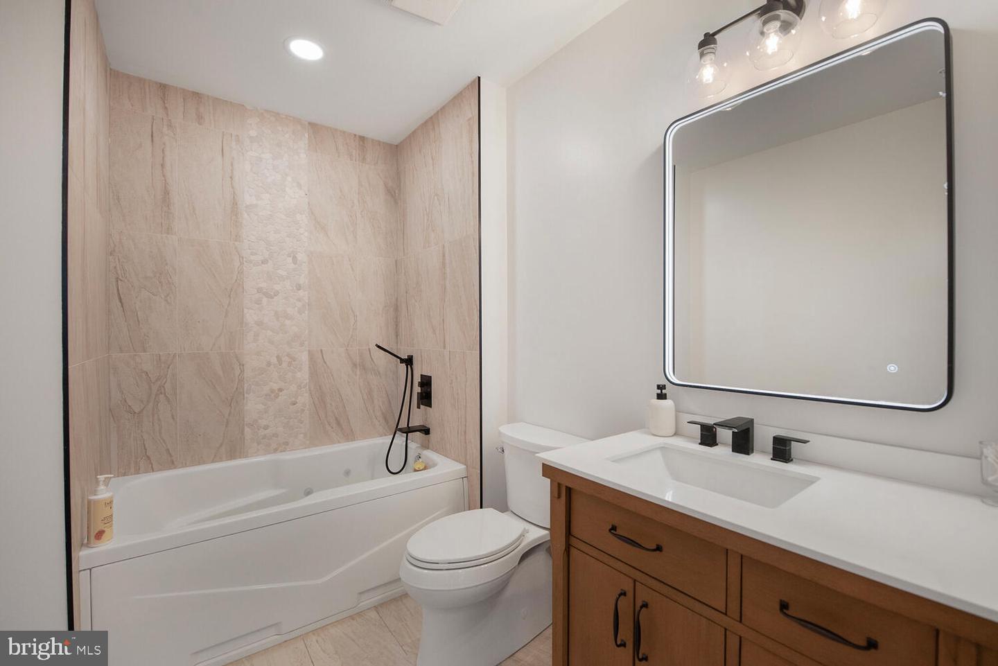 4480 MARKET COMMONS DR #215, FAIRFAX, Virginia 22033, 2 Bedrooms Bedrooms, ,2 BathroomsBathrooms,Residential,For sale,4480 MARKET COMMONS DR #215,VAFX2249402 MLS # VAFX2249402