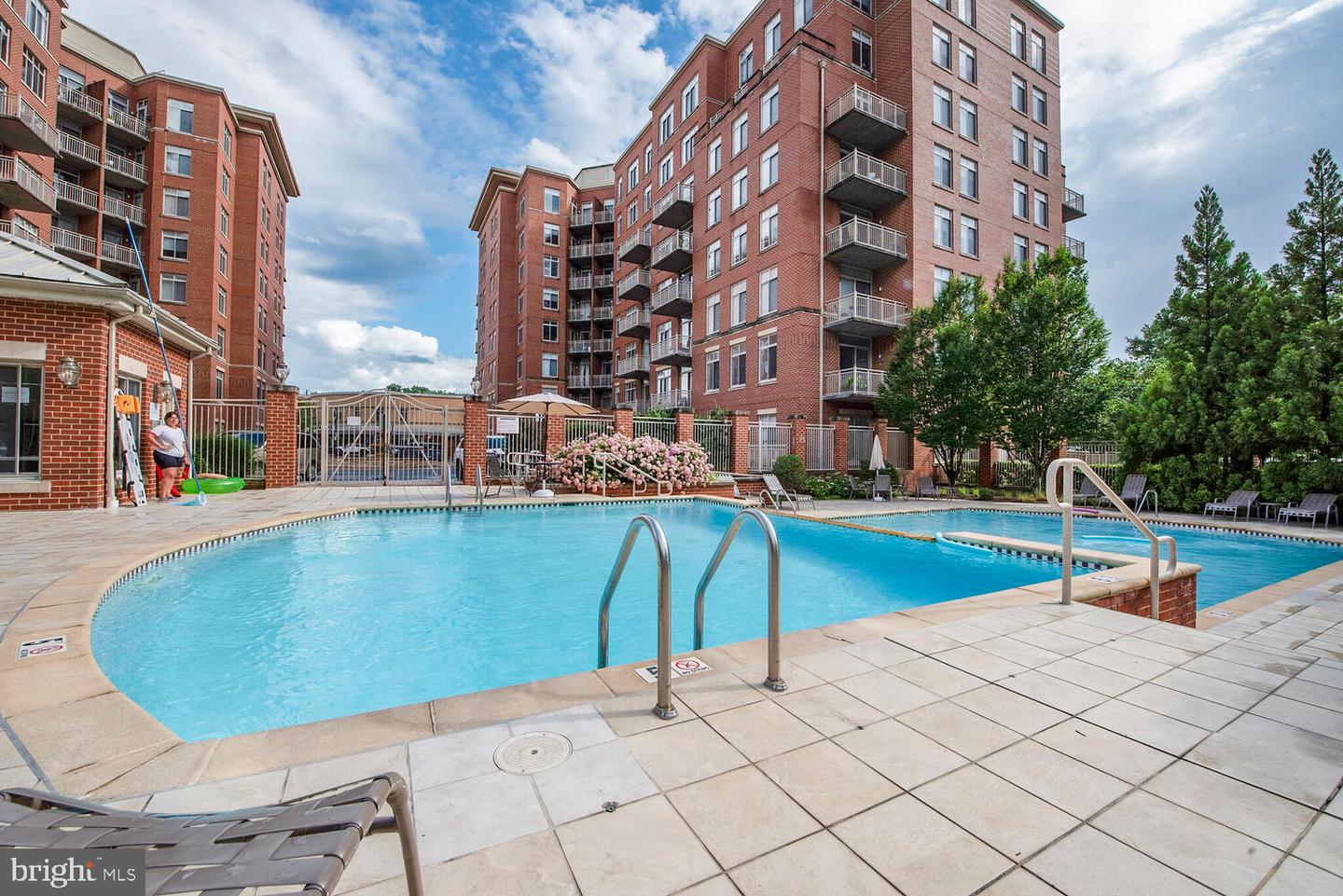 4480 MARKET COMMONS DR #215, FAIRFAX, Virginia 22033, 2 Bedrooms Bedrooms, ,2 BathroomsBathrooms,Residential,For sale,4480 MARKET COMMONS DR #215,VAFX2249402 MLS # VAFX2249402