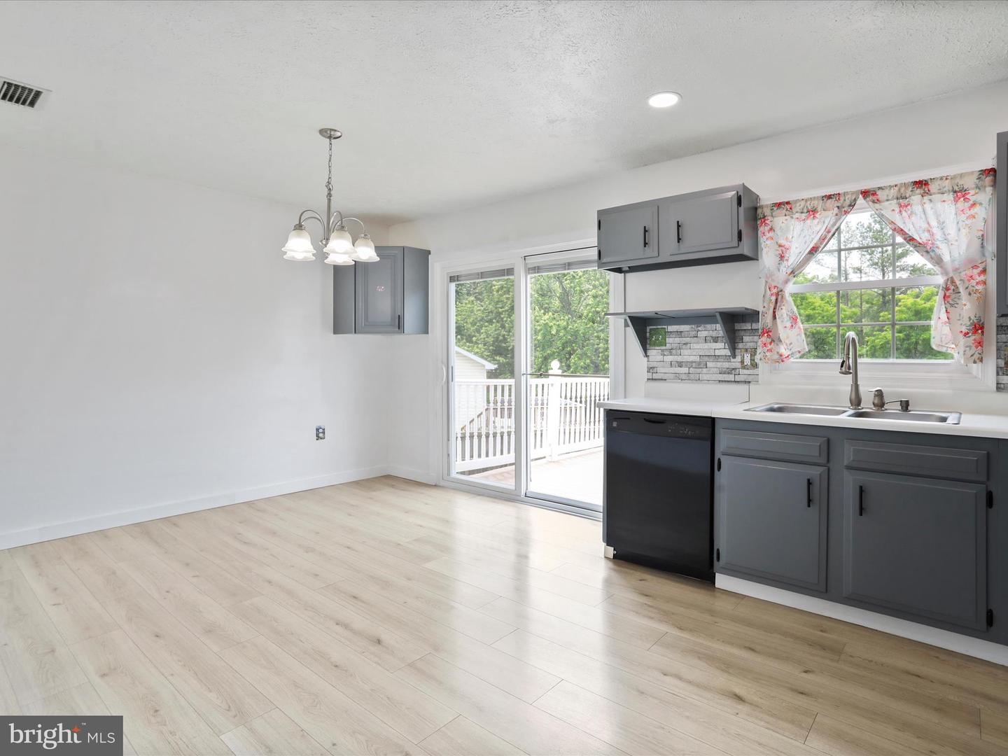 202 RIDGEFIELD AVE, STEPHENS CITY, Virginia 22655, 3 Bedrooms Bedrooms, ,2 BathroomsBathrooms,Residential,For sale,202 RIDGEFIELD AVE,VAFV2035032 MLS # VAFV2035032