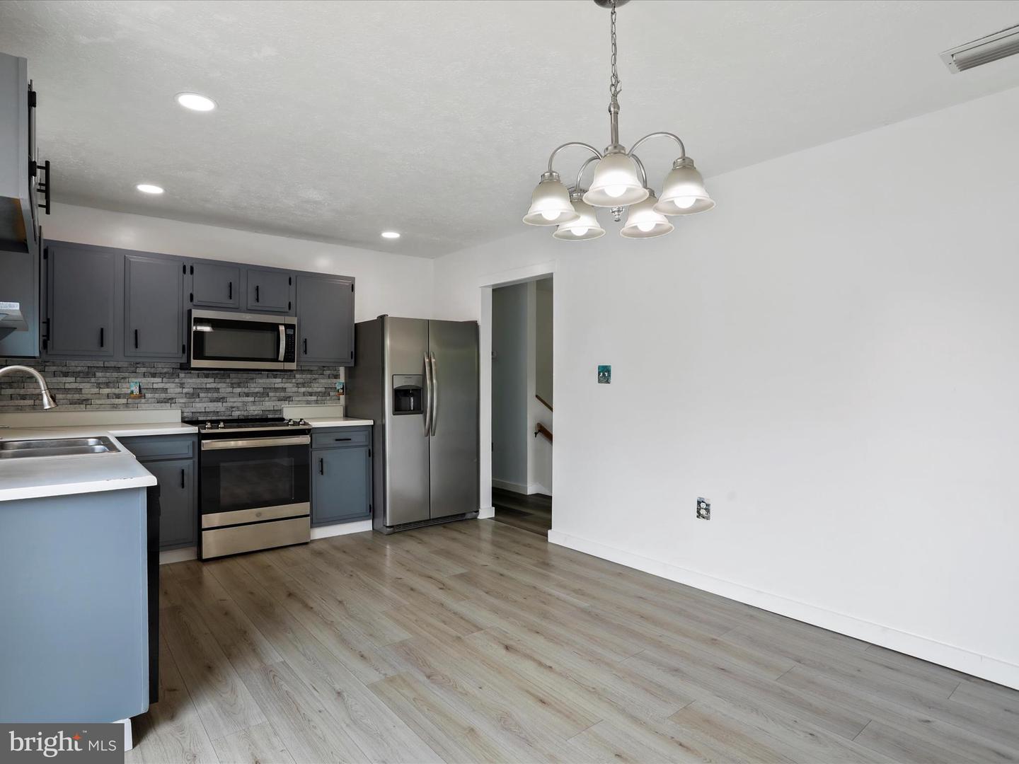 202 RIDGEFIELD AVE, STEPHENS CITY, Virginia 22655, 3 Bedrooms Bedrooms, ,2 BathroomsBathrooms,Residential,For sale,202 RIDGEFIELD AVE,VAFV2035032 MLS # VAFV2035032