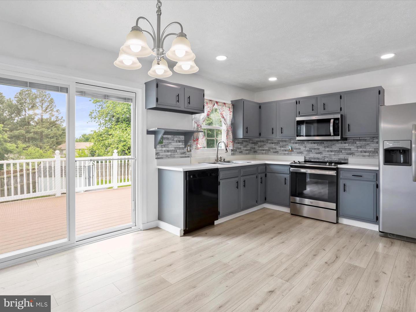 202 RIDGEFIELD AVE, STEPHENS CITY, Virginia 22655, 3 Bedrooms Bedrooms, ,2 BathroomsBathrooms,Residential,For sale,202 RIDGEFIELD AVE,VAFV2035032 MLS # VAFV2035032
