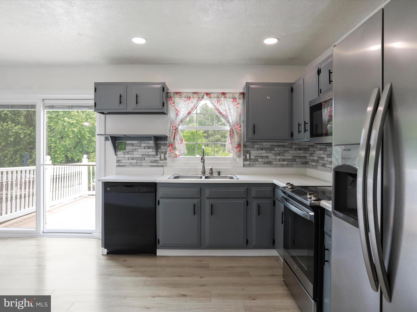 202 RIDGEFIELD AVE, STEPHENS CITY, Virginia 22655, 3 Bedrooms Bedrooms, ,2 BathroomsBathrooms,Residential,For sale,202 RIDGEFIELD AVE,VAFV2035032 MLS # VAFV2035032