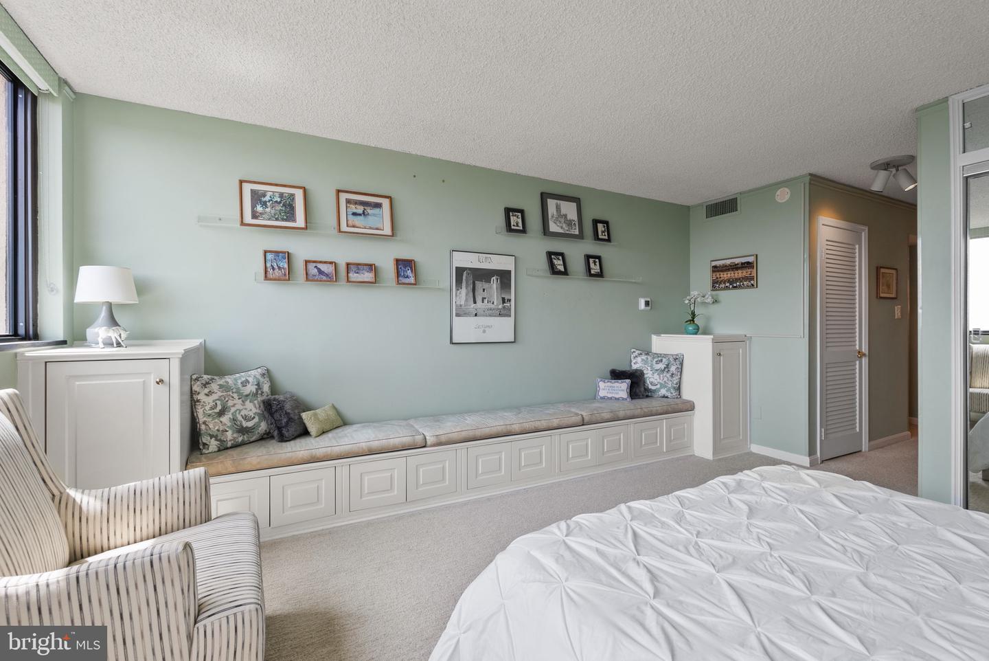 1101 S ARLINGTON RIDGE RD #1107, ARLINGTON, Virginia 22202, 2 Bedrooms Bedrooms, 8 Rooms Rooms,2 BathroomsBathrooms,Residential,For sale,1101 S ARLINGTON RIDGE RD #1107,VAAR2059674 MLS # VAAR2059674