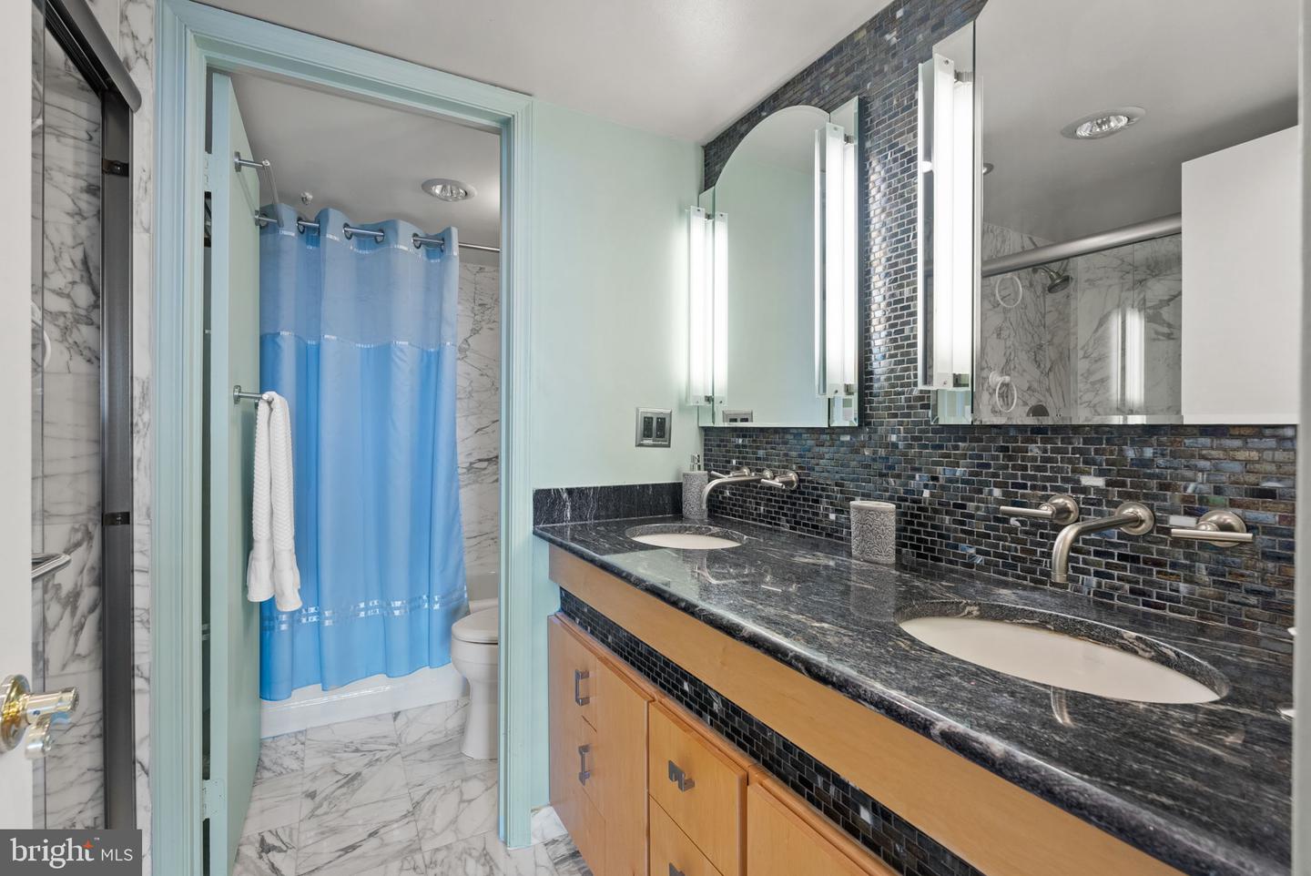 1101 S ARLINGTON RIDGE RD #1107, ARLINGTON, Virginia 22202, 2 Bedrooms Bedrooms, 8 Rooms Rooms,2 BathroomsBathrooms,Residential,For sale,1101 S ARLINGTON RIDGE RD #1107,VAAR2059674 MLS # VAAR2059674