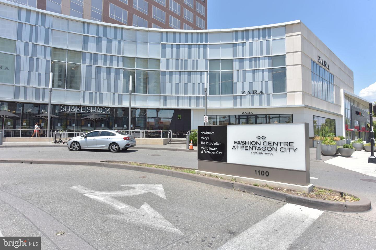 1101 S ARLINGTON RIDGE RD #1107, ARLINGTON, Virginia 22202, 2 Bedrooms Bedrooms, 8 Rooms Rooms,2 BathroomsBathrooms,Residential,For sale,1101 S ARLINGTON RIDGE RD #1107,VAAR2059674 MLS # VAAR2059674