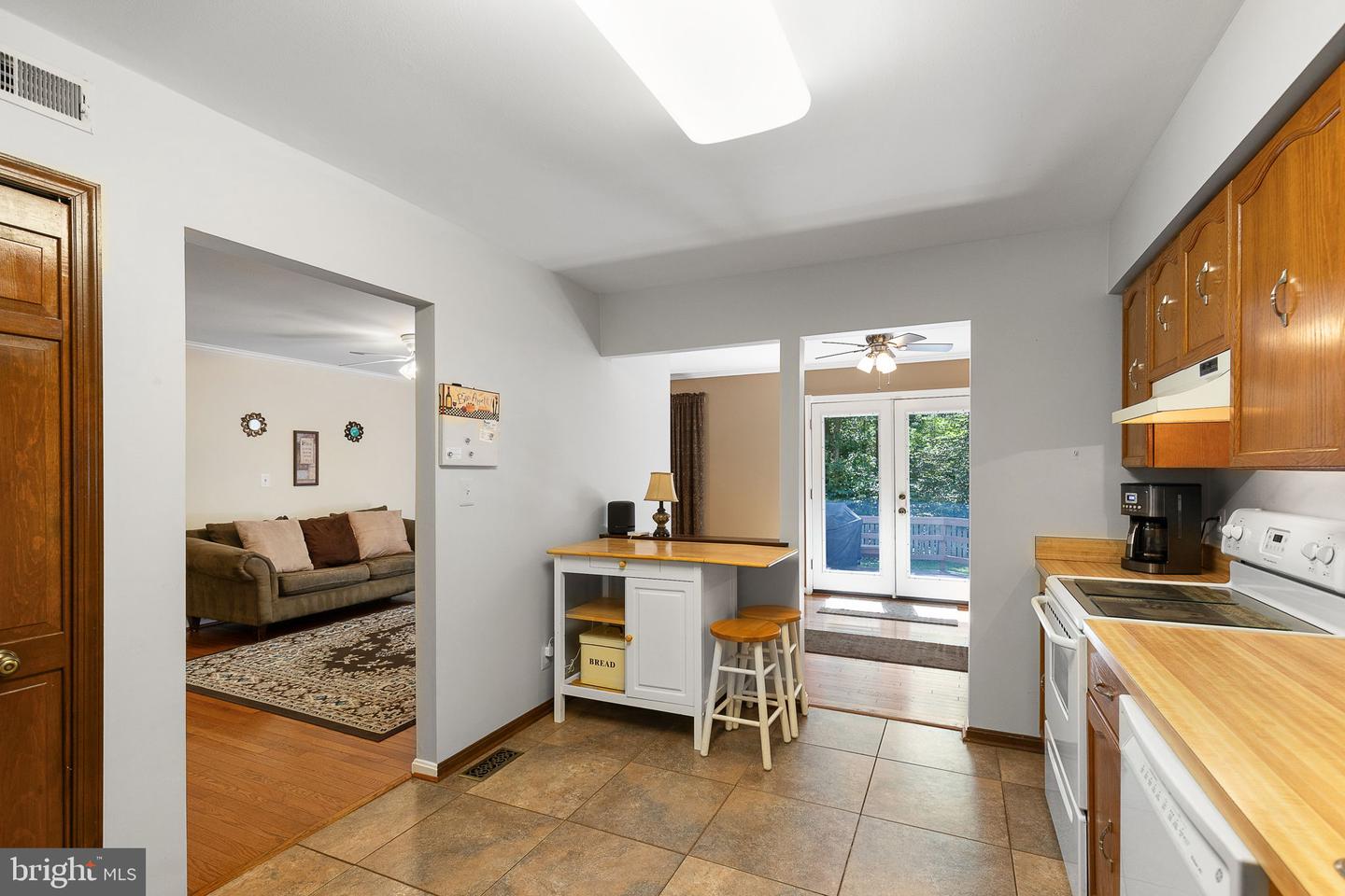 208 GREENSPRING DR, STAFFORD, Virginia 22554, 3 Bedrooms Bedrooms, ,2 BathroomsBathrooms,Residential,For sale,208 GREENSPRING DR,VAST2040094 MLS # VAST2040094