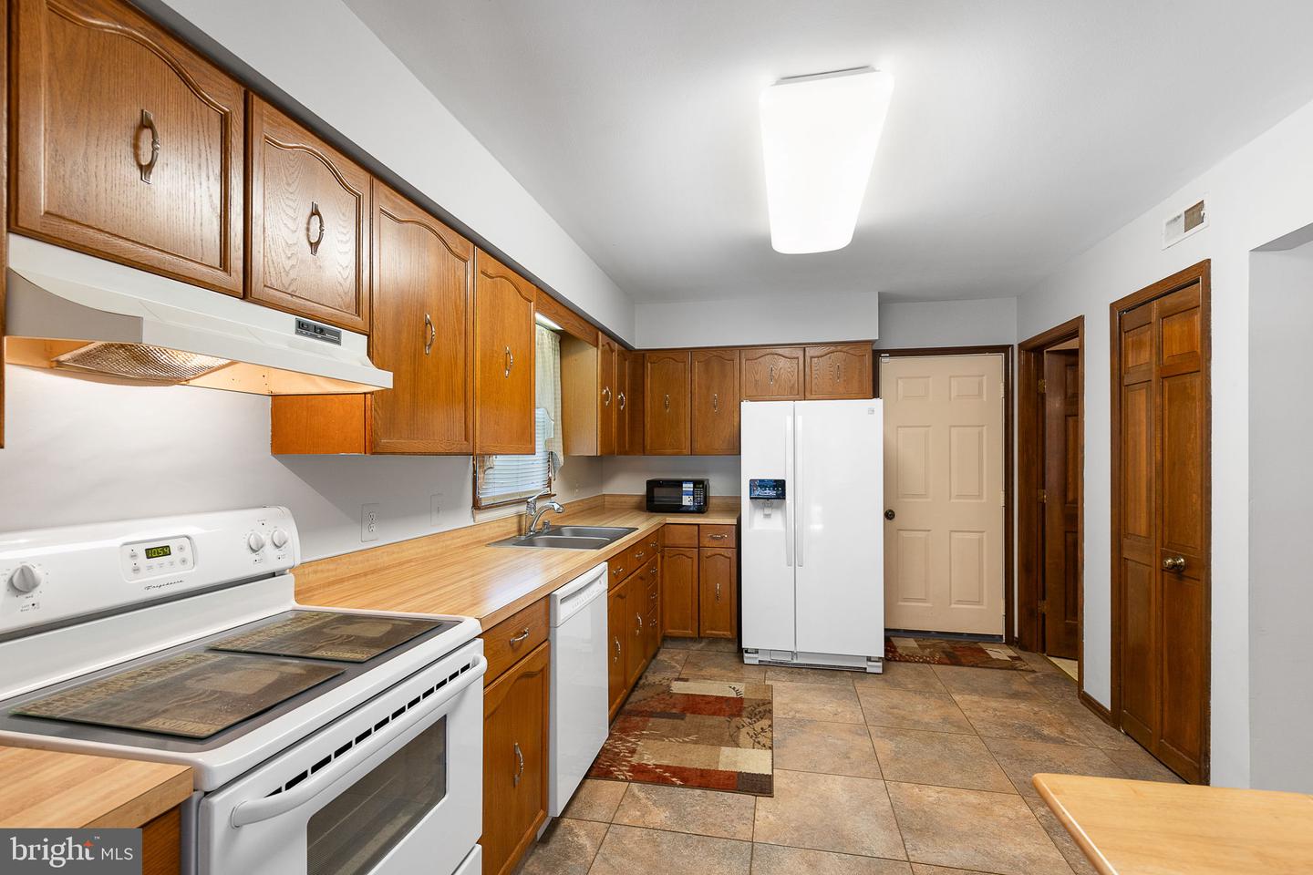 208 GREENSPRING DR, STAFFORD, Virginia 22554, 3 Bedrooms Bedrooms, ,2 BathroomsBathrooms,Residential,For sale,208 GREENSPRING DR,VAST2040094 MLS # VAST2040094