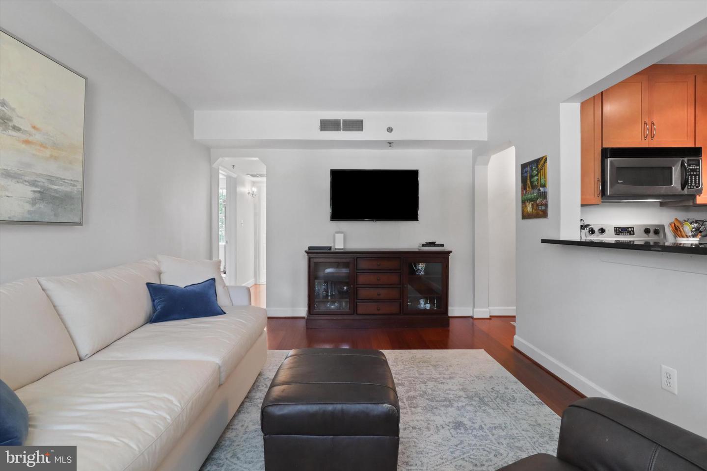 602 BASHFORD LN #2221, ALEXANDRIA, Virginia 22314, 1 Bedroom Bedrooms, ,1 BathroomBathrooms,Residential,For sale,602 BASHFORD LN #2221,VAAX2046834 MLS # VAAX2046834
