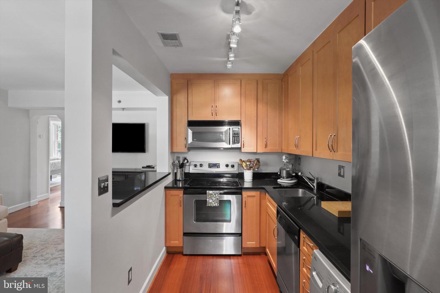 602 BASHFORD LN #2221, ALEXANDRIA, Virginia 22314, 1 Bedroom Bedrooms, ,1 BathroomBathrooms,Residential,For sale,602 BASHFORD LN #2221,VAAX2046834 MLS # VAAX2046834