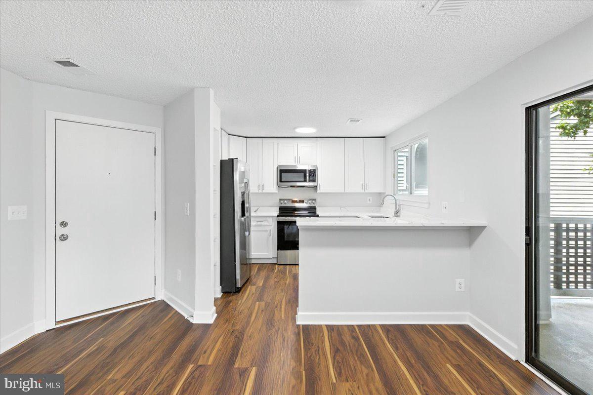 1504 SUMMERCHASE CT #D, RESTON, Virginia 20194, 2 Bedrooms Bedrooms, ,2 BathroomsBathrooms,Residential,For sale,1504 SUMMERCHASE CT #D,VAFX2249594 MLS # VAFX2249594