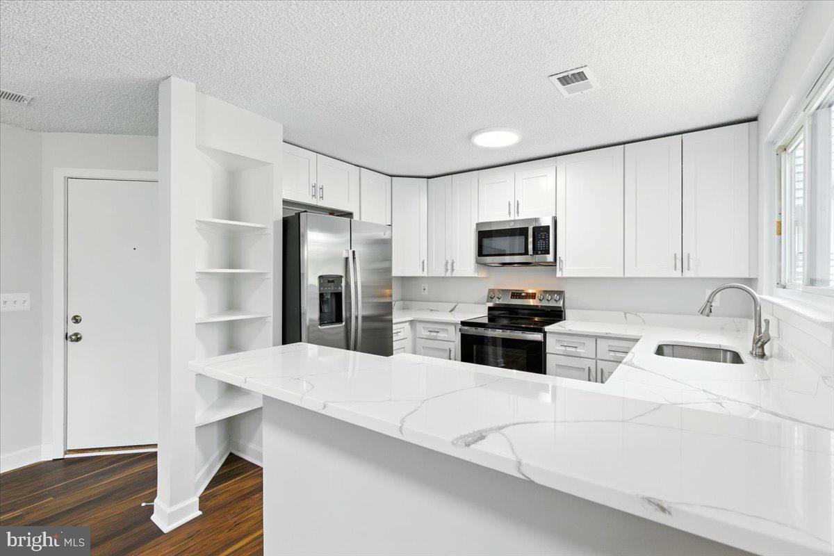 1504 SUMMERCHASE CT #D, RESTON, Virginia 20194, 2 Bedrooms Bedrooms, ,2 BathroomsBathrooms,Residential,For sale,1504 SUMMERCHASE CT #D,VAFX2249594 MLS # VAFX2249594