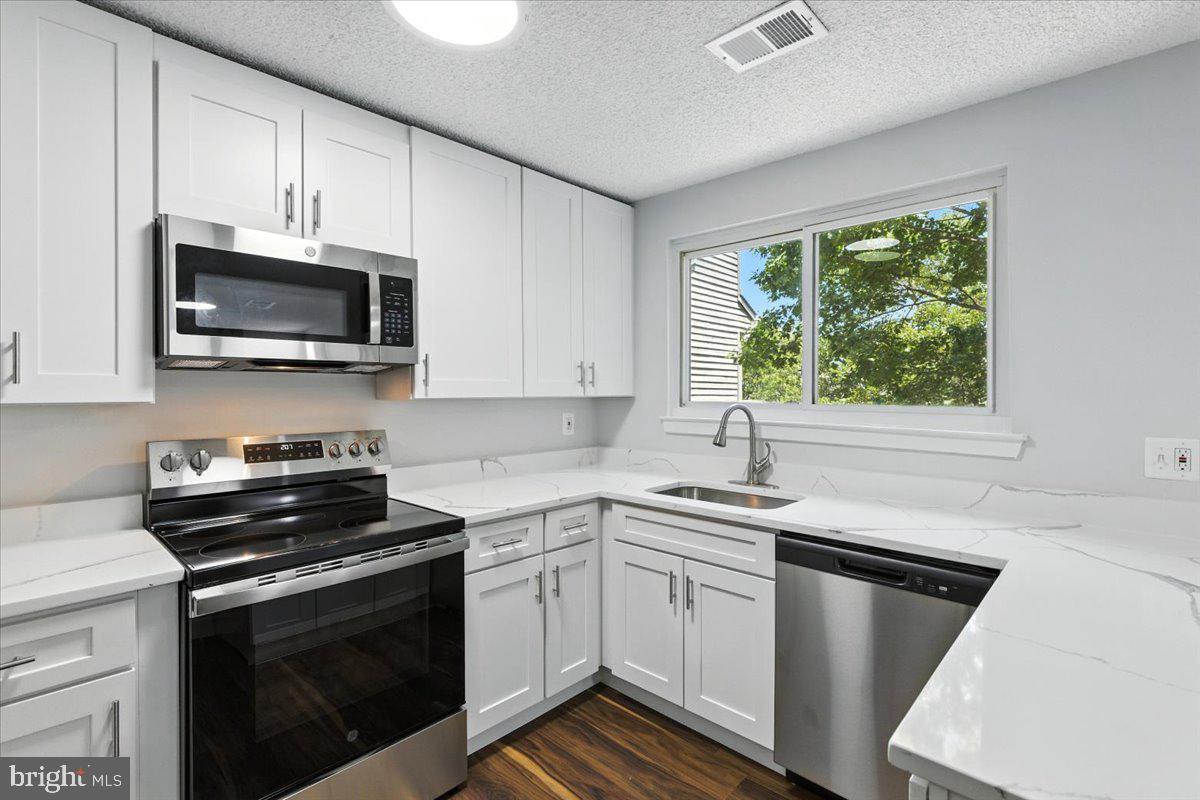 1504 SUMMERCHASE CT #D, RESTON, Virginia 20194, 2 Bedrooms Bedrooms, ,2 BathroomsBathrooms,Residential,For sale,1504 SUMMERCHASE CT #D,VAFX2249594 MLS # VAFX2249594