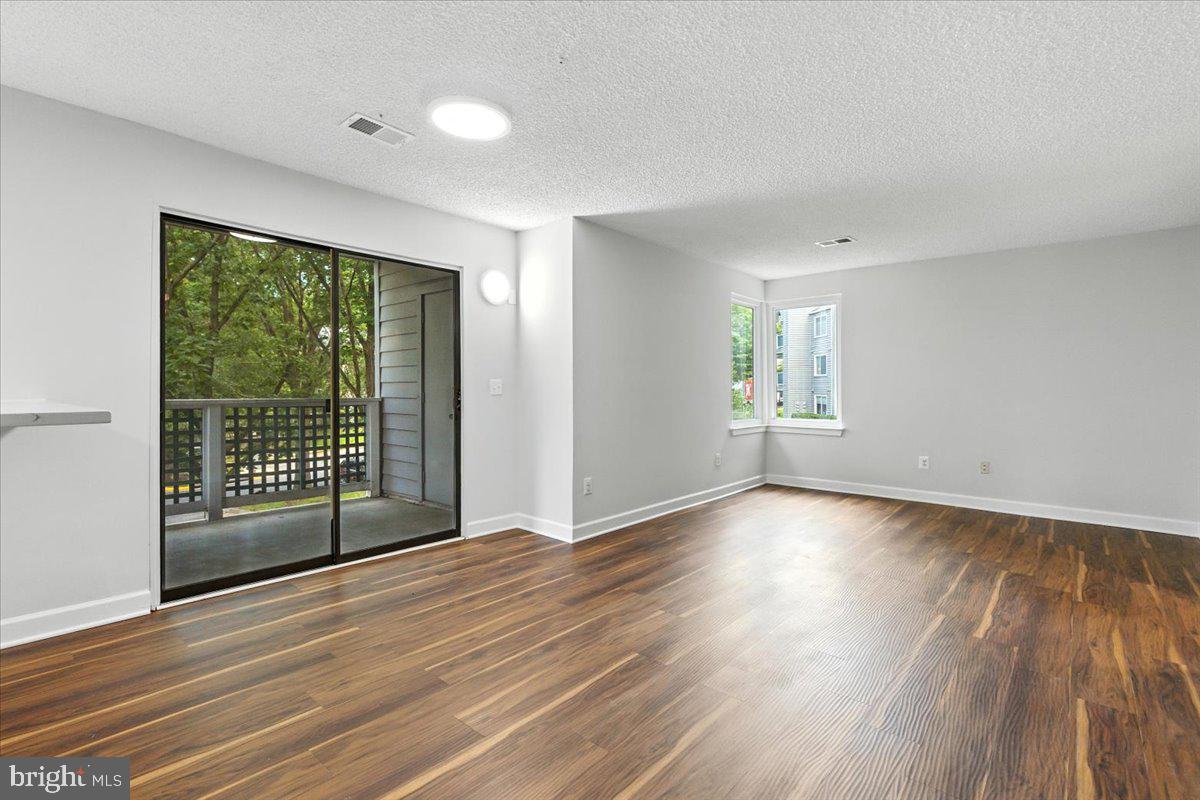 1504 SUMMERCHASE CT #D, RESTON, Virginia 20194, 2 Bedrooms Bedrooms, ,2 BathroomsBathrooms,Residential,For sale,1504 SUMMERCHASE CT #D,VAFX2249594 MLS # VAFX2249594