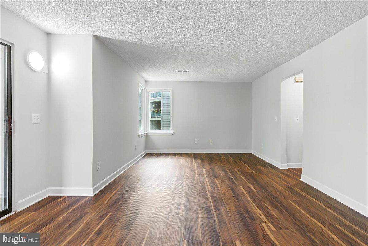 1504 SUMMERCHASE CT #D, RESTON, Virginia 20194, 2 Bedrooms Bedrooms, ,2 BathroomsBathrooms,Residential,For sale,1504 SUMMERCHASE CT #D,VAFX2249594 MLS # VAFX2249594
