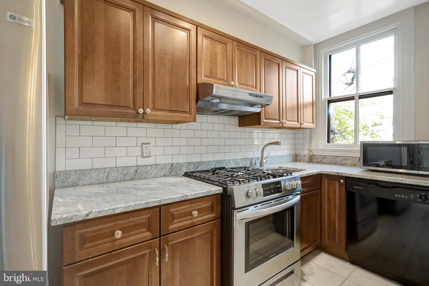 812 E ST SE, WASHINGTON, District Of Columbia 20003, 6 Bedrooms Bedrooms, ,4 BathroomsBathrooms,Residential,For sale,812 E ST SE,DCDC2207136 MLS # DCDC2207136