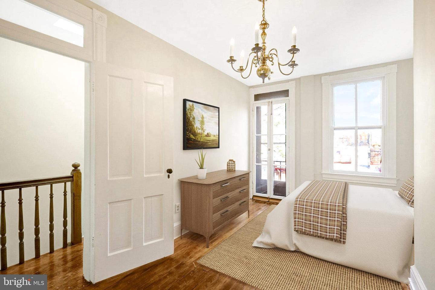 812 E ST SE, WASHINGTON, District Of Columbia 20003, 6 Bedrooms Bedrooms, ,4 BathroomsBathrooms,Residential,For sale,812 E ST SE,DCDC2207136 MLS # DCDC2207136