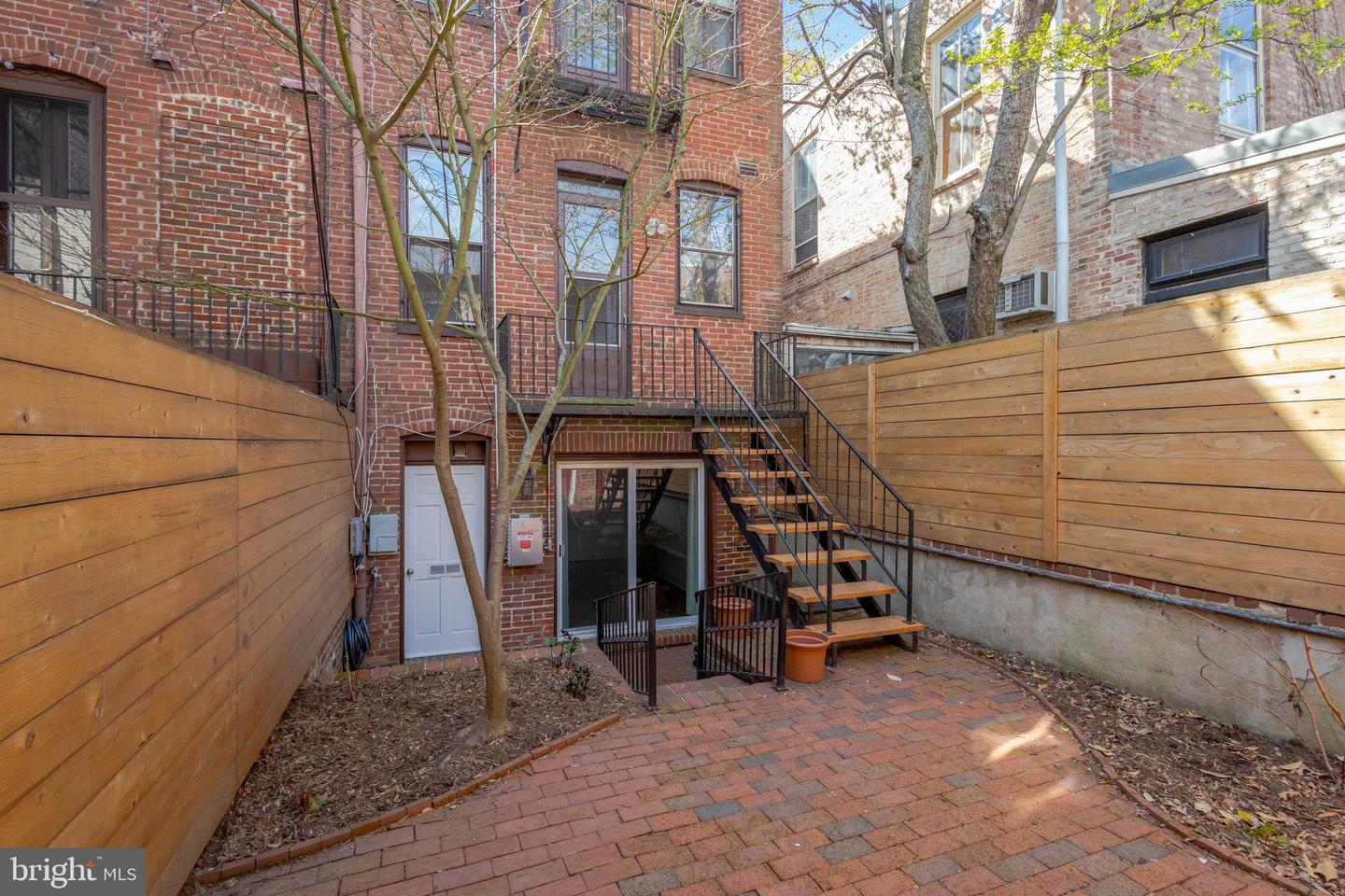 812 E ST SE, WASHINGTON, District Of Columbia 20003, 6 Bedrooms Bedrooms, ,4 BathroomsBathrooms,Residential,For sale,812 E ST SE,DCDC2207136 MLS # DCDC2207136