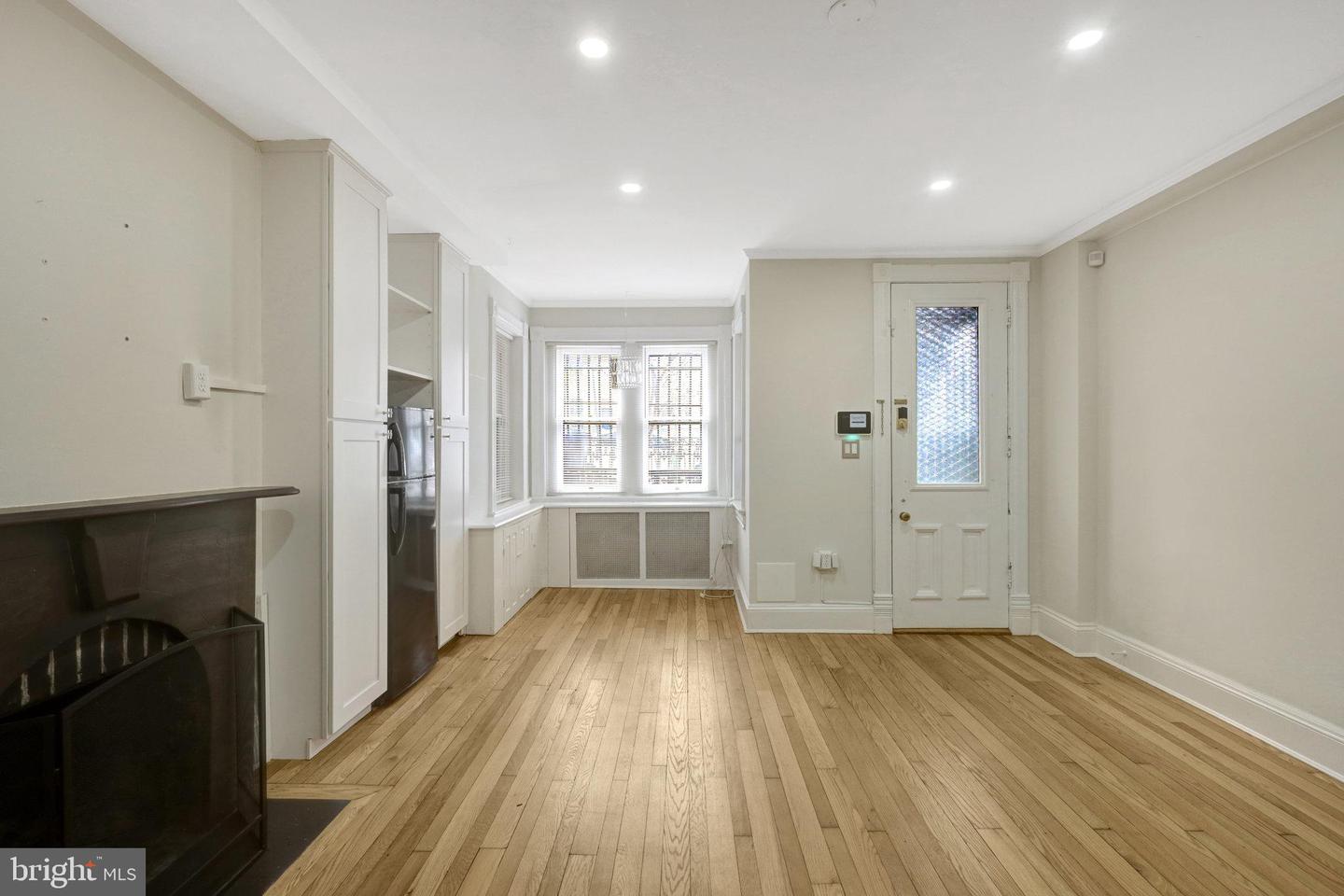 812 E ST SE, WASHINGTON, District Of Columbia 20003, 6 Bedrooms Bedrooms, ,4 BathroomsBathrooms,Residential,For sale,812 E ST SE,DCDC2207136 MLS # DCDC2207136