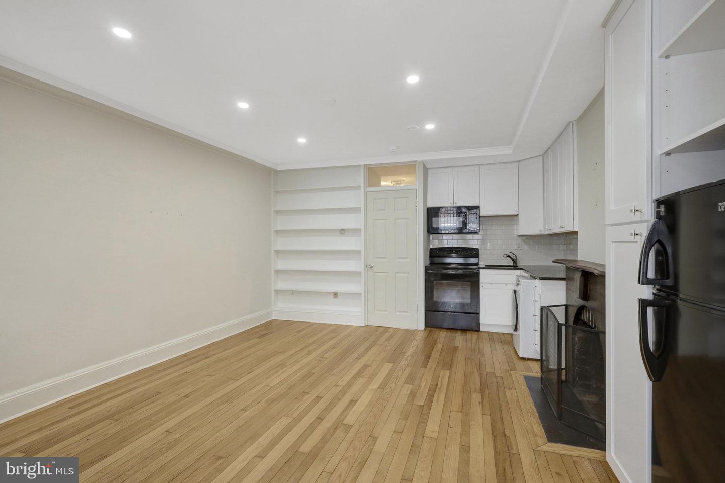 812 E ST SE, WASHINGTON, District Of Columbia 20003, 6 Bedrooms Bedrooms, ,4 BathroomsBathrooms,Residential,For sale,812 E ST SE,DCDC2207136 MLS # DCDC2207136