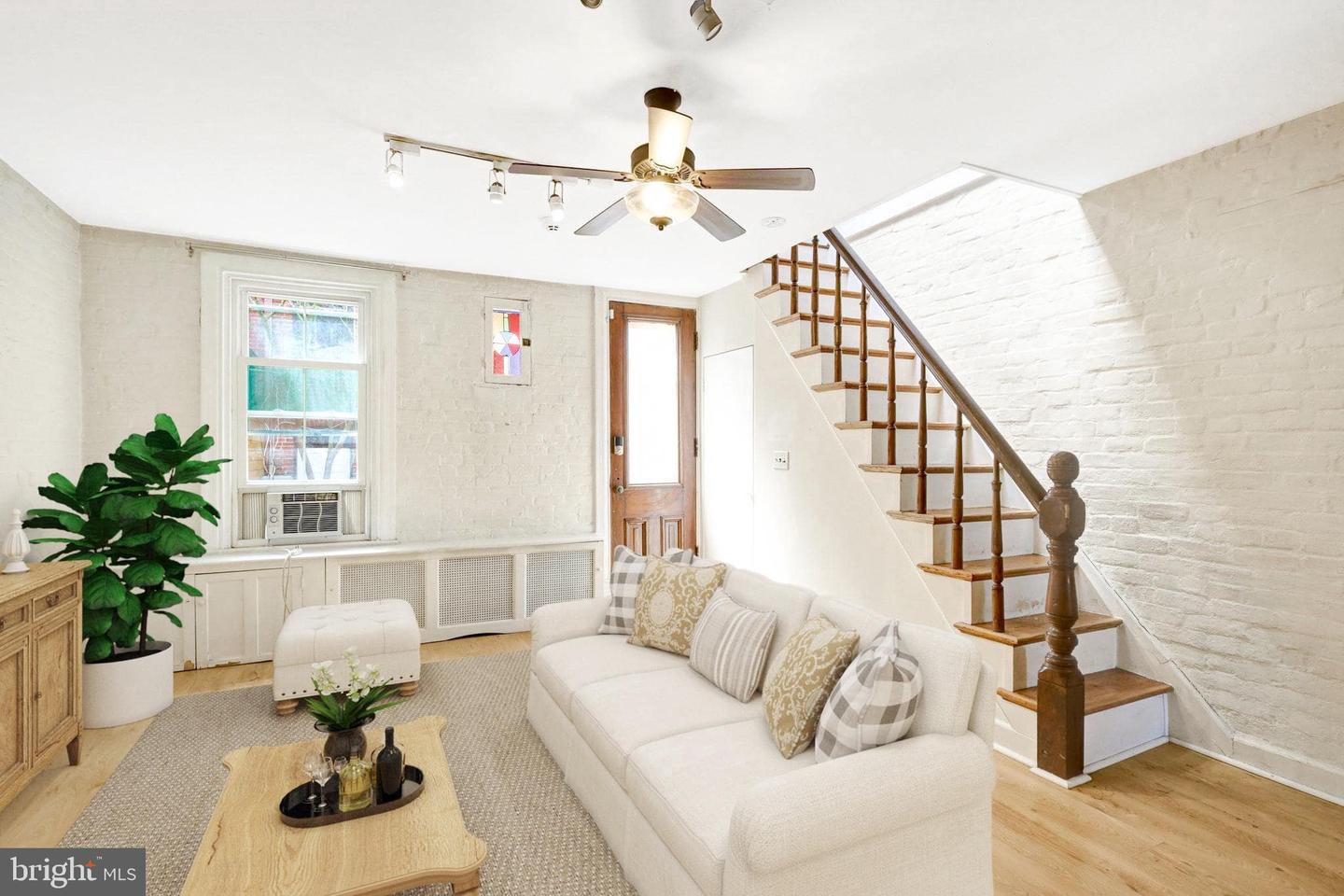 812 E ST SE, WASHINGTON, District Of Columbia 20003, 6 Bedrooms Bedrooms, ,4 BathroomsBathrooms,Residential,For sale,812 E ST SE,DCDC2207136 MLS # DCDC2207136