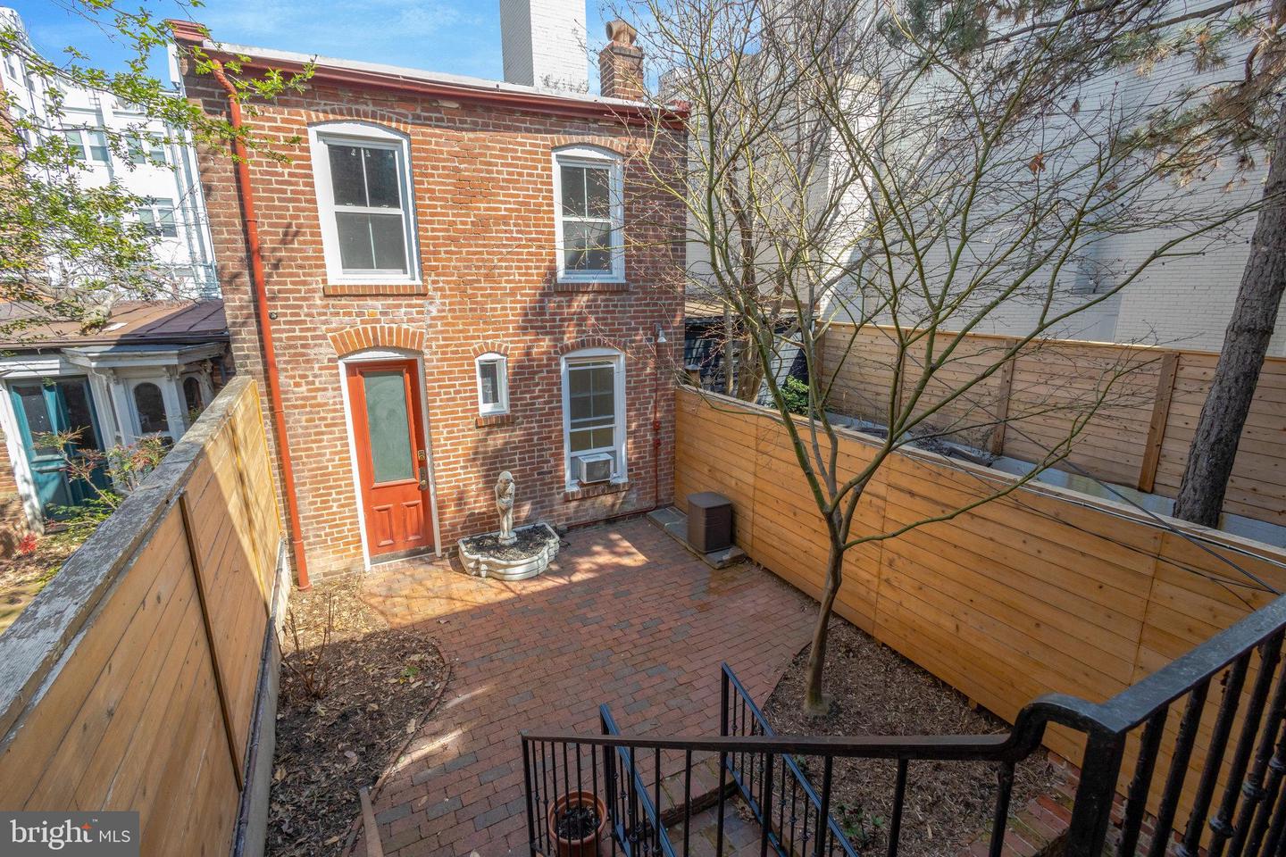 812 E ST SE, WASHINGTON, District Of Columbia 20003, 6 Bedrooms Bedrooms, ,4 BathroomsBathrooms,Residential,For sale,812 E ST SE,DCDC2207136 MLS # DCDC2207136