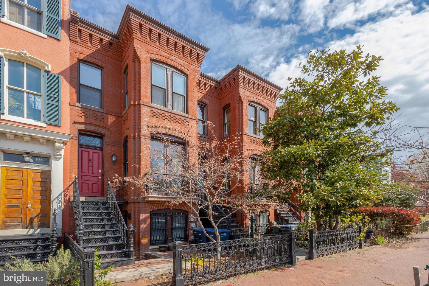 812 E ST SE, WASHINGTON, District Of Columbia 20003, 6 Bedrooms Bedrooms, ,4 BathroomsBathrooms,Residential,For sale,812 E ST SE,DCDC2207136 MLS # DCDC2207136