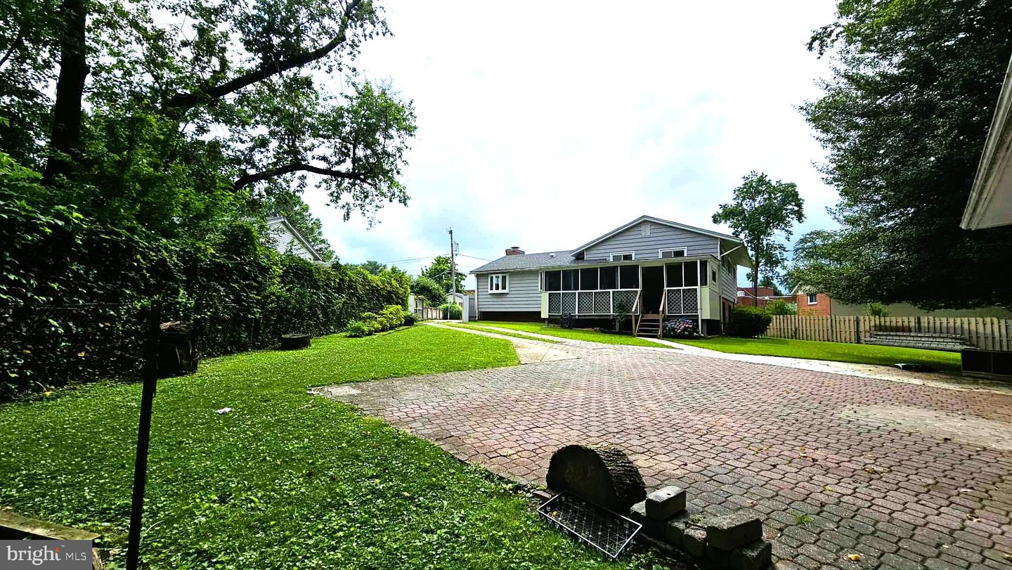 4753 POMPONIO PL, ANNANDALE, Virginia 22003, 4 Bedrooms Bedrooms, ,3 BathroomsBathrooms,Residential,For sale,4753 POMPONIO PL,VAFX2249470 MLS # VAFX2249470