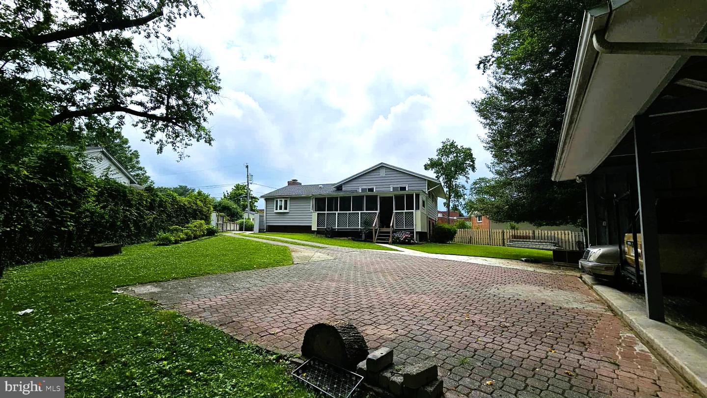 4753 POMPONIO PL, ANNANDALE, Virginia 22003, 4 Bedrooms Bedrooms, ,3 BathroomsBathrooms,Residential,For sale,4753 POMPONIO PL,VAFX2249470 MLS # VAFX2249470