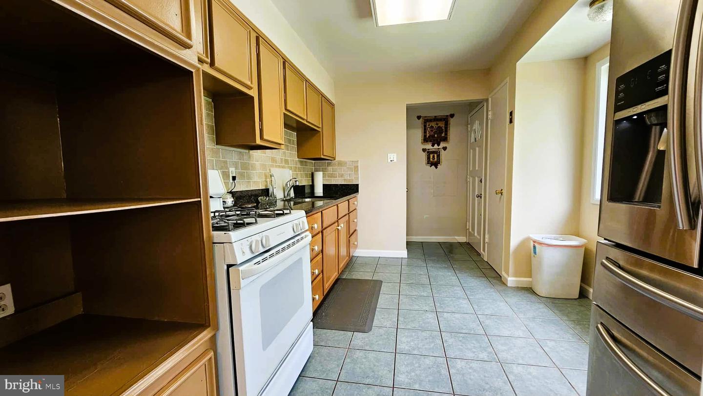 4753 POMPONIO PL, ANNANDALE, Virginia 22003, 4 Bedrooms Bedrooms, ,3 BathroomsBathrooms,Residential,For sale,4753 POMPONIO PL,VAFX2249470 MLS # VAFX2249470