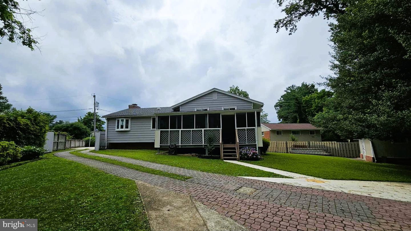 4753 POMPONIO PL, ANNANDALE, Virginia 22003, 4 Bedrooms Bedrooms, ,3 BathroomsBathrooms,Residential,For sale,4753 POMPONIO PL,VAFX2249470 MLS # VAFX2249470