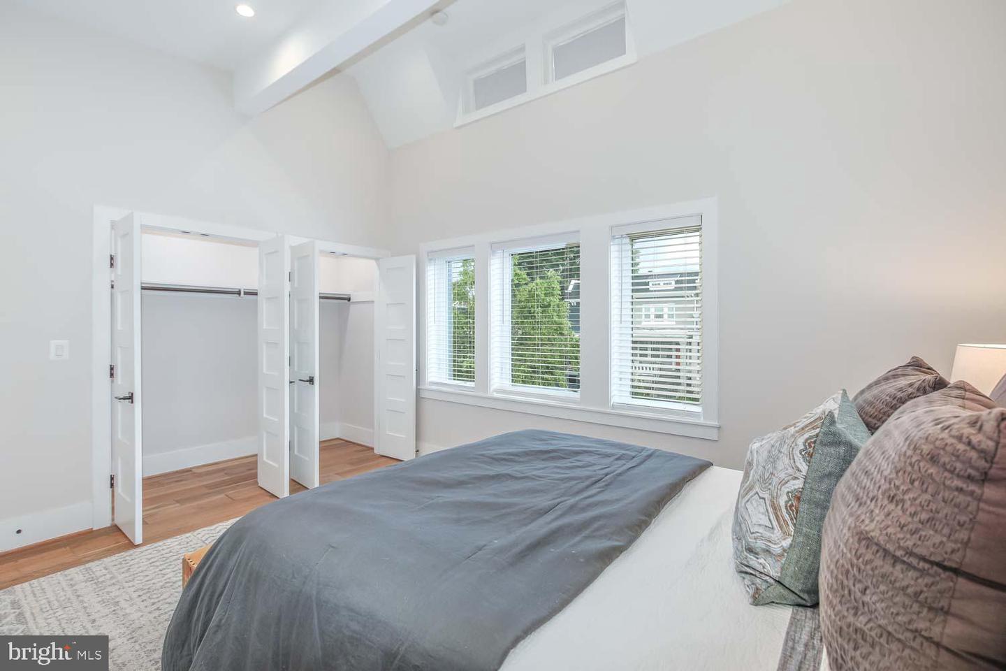 5014 9TH ST NW, WASHINGTON, District Of Columbia 20011, 5 Bedrooms Bedrooms, ,3 BathroomsBathrooms,Residential,For sale,5014 9TH ST NW,DCDC2207122 MLS # DCDC2207122