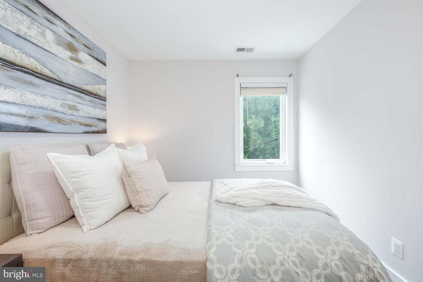 5014 9TH ST NW, WASHINGTON, District Of Columbia 20011, 5 Bedrooms Bedrooms, ,3 BathroomsBathrooms,Residential,For sale,5014 9TH ST NW,DCDC2207122 MLS # DCDC2207122