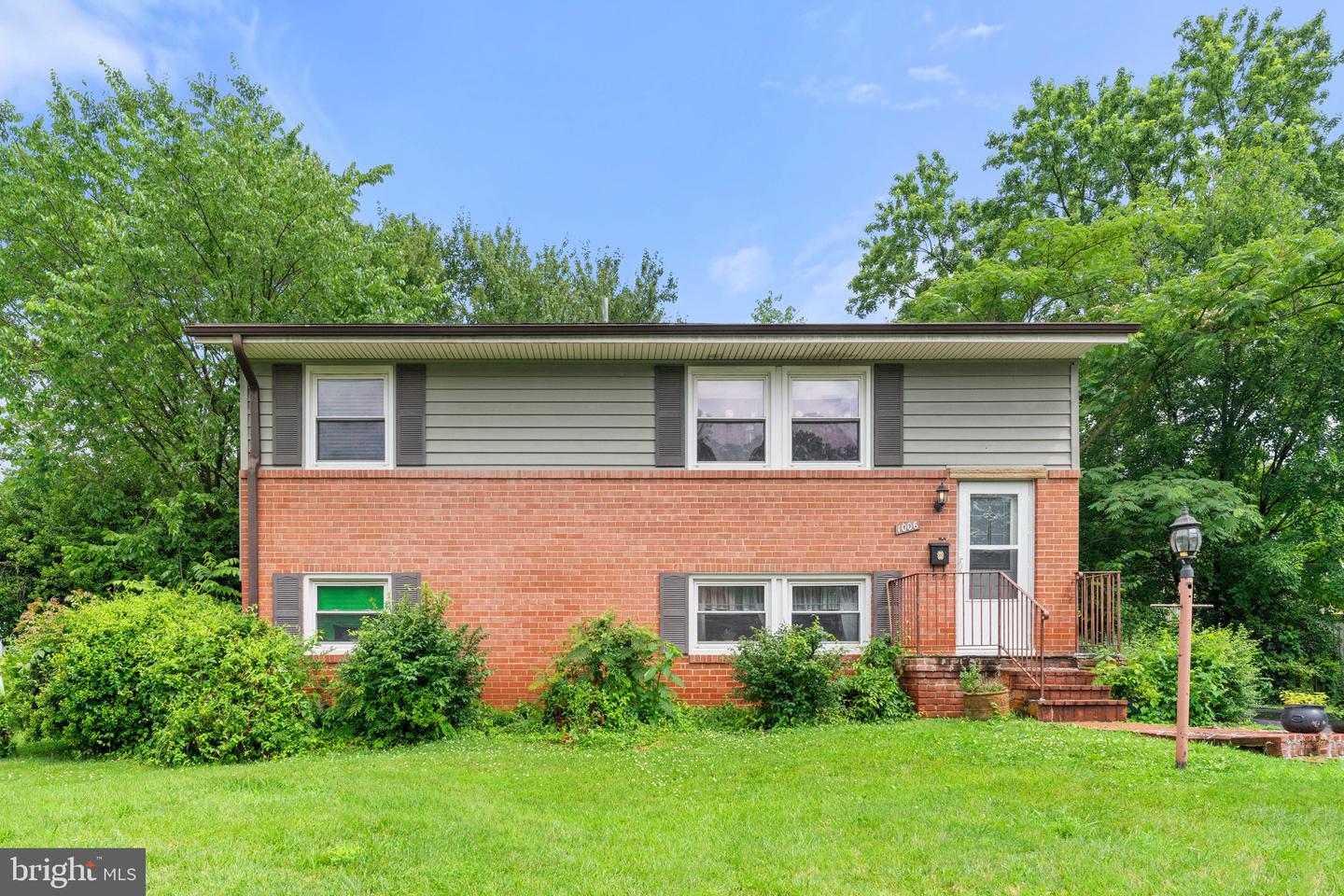 1006 S IRONWOOD RD, STERLING, Virginia 20164, 3 Bedrooms Bedrooms, ,1 BathroomBathrooms,Residential,For sale,1006 S IRONWOOD RD,VALO2100268 MLS # VALO2100268