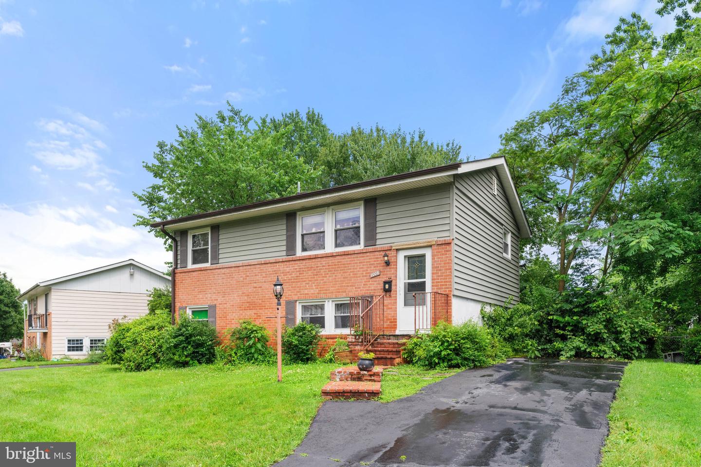 1006 S IRONWOOD RD, STERLING, Virginia 20164, 3 Bedrooms Bedrooms, ,1 BathroomBathrooms,Residential,For sale,1006 S IRONWOOD RD,VALO2100268 MLS # VALO2100268