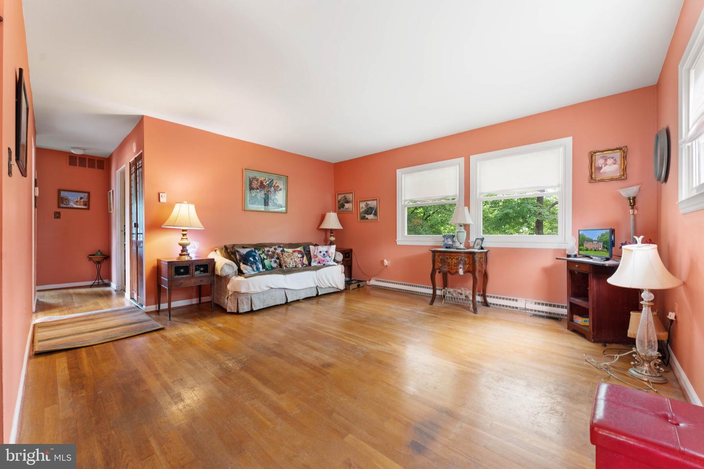 1006 S IRONWOOD RD, STERLING, Virginia 20164, 3 Bedrooms Bedrooms, ,1 BathroomBathrooms,Residential,For sale,1006 S IRONWOOD RD,VALO2100268 MLS # VALO2100268
