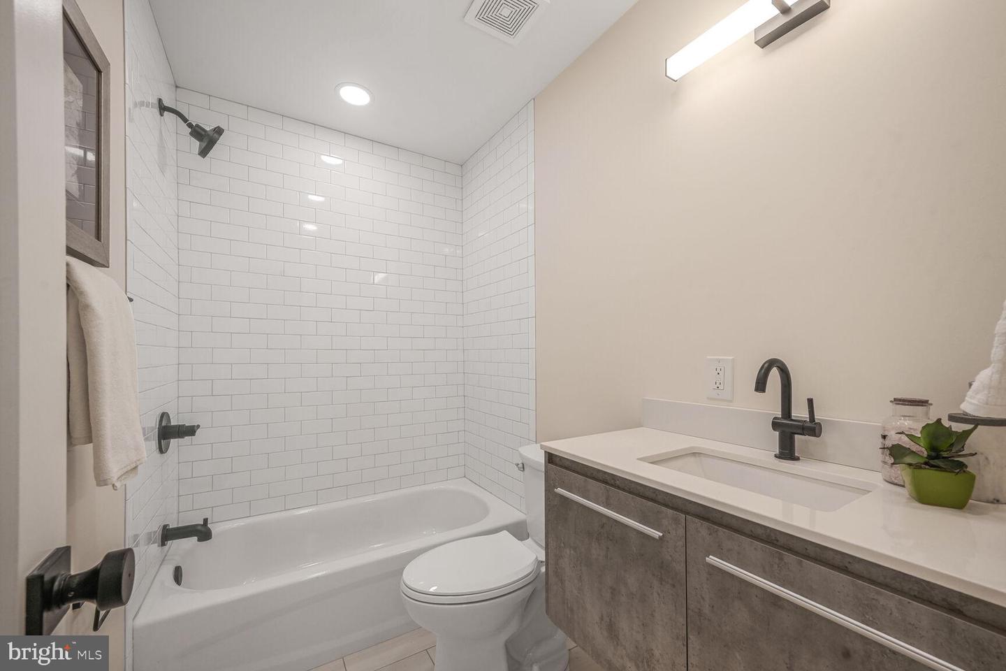3552 WARDER ST NW #2, WASHINGTON, District Of Columbia 20010, 3 Bedrooms Bedrooms, ,2 BathroomsBathrooms,Residential,For sale,3552 WARDER ST NW #2,DCDC2207276 MLS # DCDC2207276