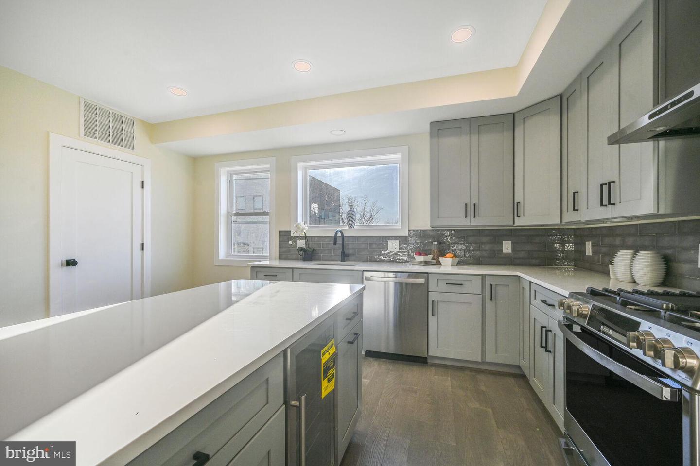 3552 WARDER ST NW #1, WASHINGTON, District Of Columbia 20010, 3 Bedrooms Bedrooms, ,2 BathroomsBathrooms,Residential,For sale,3552 WARDER ST NW #1,DCDC2207286 MLS # DCDC2207286