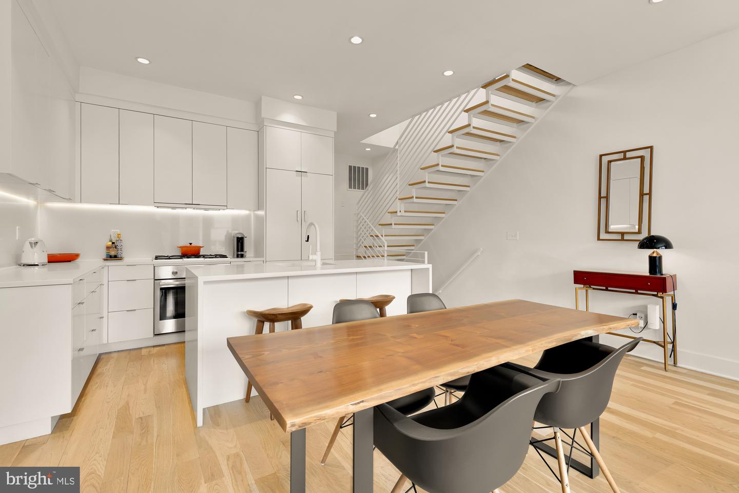 930 FRENCH ST NW #2, WASHINGTON, District Of Columbia 20001, 3 Bedrooms Bedrooms, ,2 BathroomsBathrooms,Residential,For sale,930 FRENCH ST NW #2,DCDC2207292 MLS # DCDC2207292